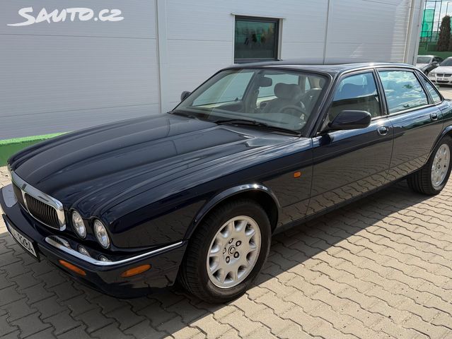 Jaguar XJ